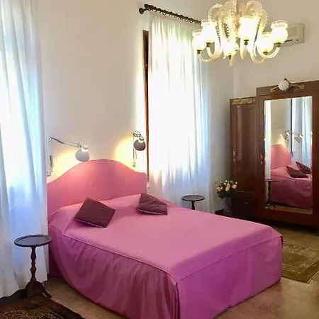 Royal * Venecia