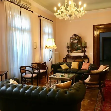 Royal * Venecia